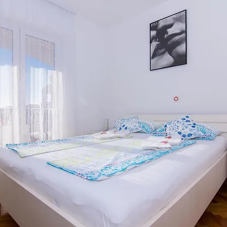 In Okrug Gornji Апартаменты *